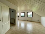MANNELLA *Frisch renovierte 3-Zimmer Dachgeschosswohnung mit herrlichem Ausblick - Zentral, ruhig, idyllisch* - Neunkirchen-Seelscheid