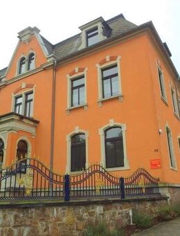 Radebeul-Lindenau: Kleine 2-Zimmer-Singlewohnung mit Laminatboden und ebenerdiger Dusche - Radebeul