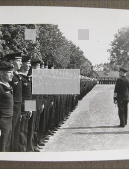 Foto 1943 , Großadmiral Karl Dönitz beim Abschreiten Ehrenf Kaserne Kriegsmarine - Berlin