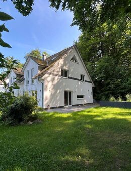 KfW-Effizienzhäuser 70 Doppelhaushälfte im charmanten, familienfreundlichen und grünen Großhansdorf - Großhansdorf