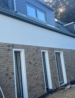 Neubau Doppelhaushälfte Schlüsselfertig mit Garten, PV, Stellplatz, Vinyl FB, inkl. Anschlusskosten - Hamburg