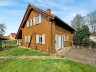 Charmantes Holzblockhaus mit großer Terrasse, viel Nebengelass und weitläufigem Grundstück - Jesewitz