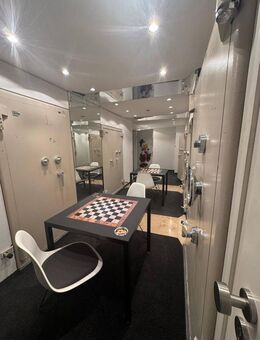 Exklusive 4-Zimmer-Wohnung + eigenem Gym (WG-geeignet) mit 288?m² in Frankfurt-Sachsenhausen - Frankfurt (Main)