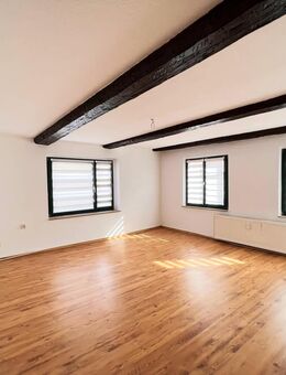 Gemütliche 2 Zimmer Wohnung mit großem Balkon in Kroppenstedt am Markt. - Kroppenstedt