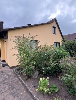 Eckgrundstück mit Potenzial! Gestalten Sie selbst Ihr neues Zuhause in Stein (Unterweihersbuch) - Stein (Bayern)