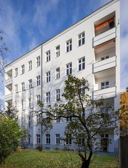 Kapitalanlage mit idealer Zimmeraufteilung: 2-Zi.-Altbauwohnung mit Balkon in Charlottenburg! - Berlin