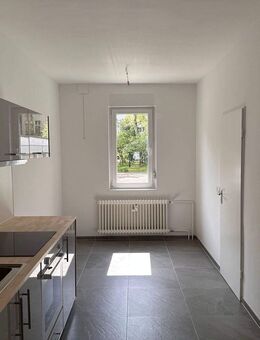 Bezugsfreie 2-Zimmerwohnung mit Balkon in Wilmersdorfer Top Lage - unweit vom Volkspark Wilmersdorf - Berlin