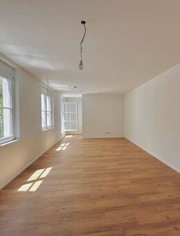 Zentrales Wohnen in Überlingen mit Balkon - Überlingen