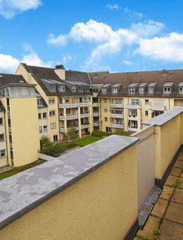 Wunderschöne 3 Raum-Dachgeschosswohnung mit West-Balkon, Aufzug und TG-Stellplatz - Chemnitz