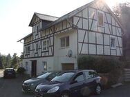 Wohnhaus mit zwei Mietwohnungen und Einliegerwohnung in Bad Laasphe-Ortsteil - Bad Laasphe