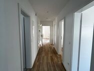 ZU VERMIETEN: Vollständig renovierte Wohnung im 1.OG mit Balkon im 3-Parteienhaus im Soester Westen an der Beamtenlaufbahn - Soest