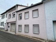 PREISREDUZIERUNG! Reihenhaus in zentraler Lage von Bad Sobernheim zu verkaufen. - Bad Sobernheim