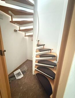preiswerte 3- Zimmer- Maisonettenwohnung mit EBK & Dusche - Limbach-Oberfrohna