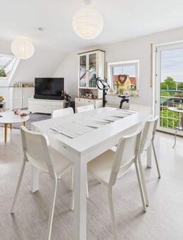 Gemütliche 3-Zimmer-Dachgeschosswohnung in einem sehr gepflegten Mehrfamilienhaus. - Mannheim