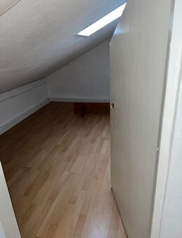 Dachgeschoss Wohnung 80 qm SALZWEG - Salzweg