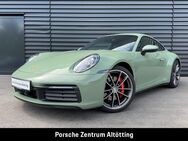 Porsche 992, (911) Carrera S | oxleygreen |, Jahr 2022 - Winhöring