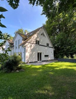KfW-Effizienzhaus 70 Doppelhaushälfte im charmanten, familienfreundlichen und grünen Großhansdorf - Großhansdorf