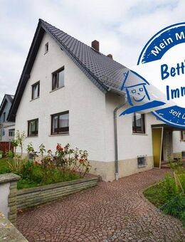 DIETZ: Modernisierte 3-Zimmer-Dachgeschosswohnung mit moderner Einbauküche und Balkon! - Groß Zimmern