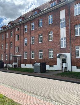 3-Zimmer-Maisonette im Dachgeschoss - frisch renoviert und bezugsfrei! - Parchim