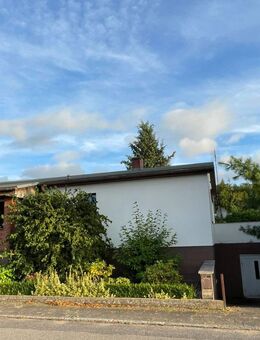 Vollunterkellertes Einfamilienhaus in zentraler Lage auf ca. 520 m² großem Grundstück in Tutow - Tutow