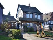Fachwerkhaus mit Wohnung und Café sowie Scheune! - Bevern (Niedersachsen)