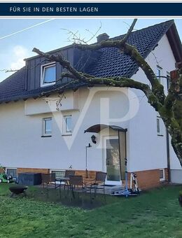 Gepflegtes Einfamilienhaus mit 2 Garagenstellplätzen in ruhiger bevorzugter Altdorf-Wohnlage - Altdorf (Nürnberg)