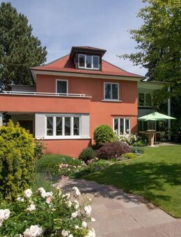 Top Lage & Eleganz: EFH mit unvergleichlichem Flair und parkähnlicher Anlage - Gerlingen
