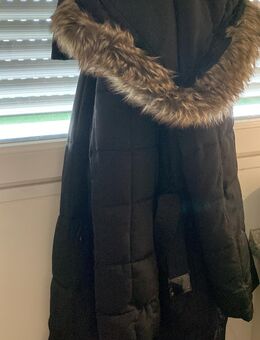 Damenwinterjacke schwarz mit Pelz, Gr. 42 - Augsburg