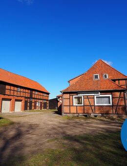 Bauernhaus mit Stallungen und Nebengebäude - Uelzen