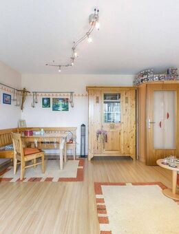 Attraktive 2-Zimmer-Wohnung mit Balkon und Stellplätzen, in zentraler Lage von Bogen - Bogen