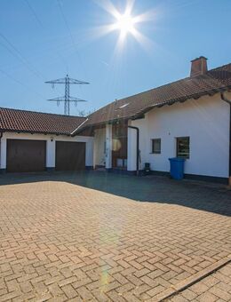 Charmantes Einfamilienhaus mit Einliegerwohnung - Großzügiges Wohnen mit Weitblick - Ühlingen-Birkendorf