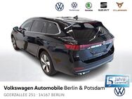 VW Passat Variant, 1.5 eTSI Business, Jahr 2024 - Berlin