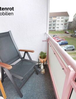 Hohenmölsen- gemütliche Eigentumswohnung mit Balkon und Stellplatz zur Eigennutzung oder Kapitalanlage - Hohenmölsen