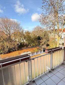 Mit Balkon! 2,5 Zimmer Wohnung in der 3. Etage, ab sofort verfügbar! - Bochum