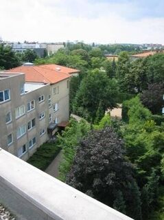 Wohnen im Grünen 2 1/2 Zi Whg. in gepflegter Wohnanlage in einer Grünanlage Nähe Spandauer Arcaden
