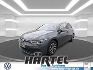 VW Golf, 1.4 TSI 8 STYLE EHYBRID ( RADAR, Jahr 2021 - Osnabrück