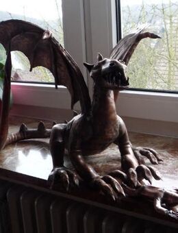 Drache mit Ritter aus Kupfer - Sontra Zentrum