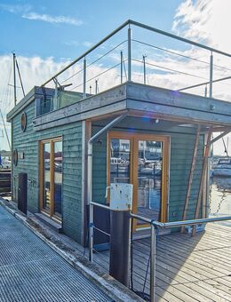 Nachhaltiges Hausboot im Stadthafen in Schleswig - Schleswig