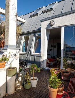 Vermietete, großzügige Dachgeschosswohnung im angesagten Prenzlauer Berg - Top Kapitalanlage - Berlin