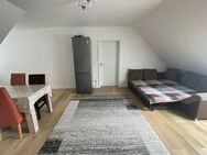 Zwei Zimmer Dachgeschoss Wohnung hell, zentral Stadtmitte Landau/Isar ab sofort zu vermieten - Landau (Isar)