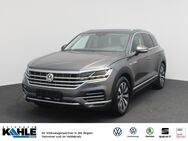 VW Touareg, 3.0 TFSI Elegance LFW, Jahr 2019 - Neustadt (Rübenberge)