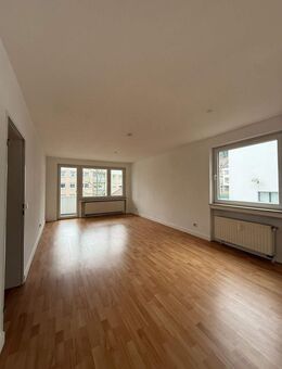 Regierungsviertel - Moderne Etagenwohnung mit einer Garage - Saarbrücken