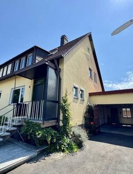 Kleine, modernsierungsbedürftige Doppelhaushälfte mit Garage - Friedrichshafen
