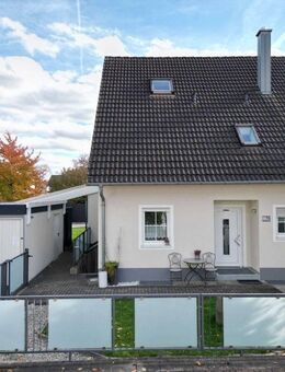 Gepflegte Doppelhaushälfte in Weiden-Lerchenfeld, "Krumme Äcker" - Weiden (Oberpfalz)