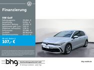 VW Golf, 1.5 eTSI R-Line, Jahr 2023 - Metzingen