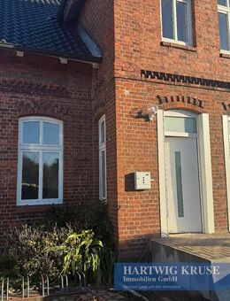 Erstbezug nach Sanierung: Moderne, helle 2-Zimmer-Wohnung in zentraler Lage von Freiburg - Freiburg (Elbe)