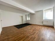 Großzügige 4-Zimmer Erdgeschosswohnung mit Stellplatz in Oppenweiler - Oppenweiler