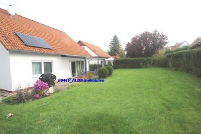 Attraktives freistehendes großes Einfamilienhaus/ Zweifamilienhaus. Im LK SÖM, ruhig und sonnige Lage