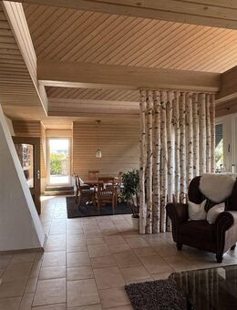Großzügige Mietwohnung in idyllischer Alleinlage von Bad Laer - Remsede mit Kamin, Dachterrasse und Loggia - Bad Laer