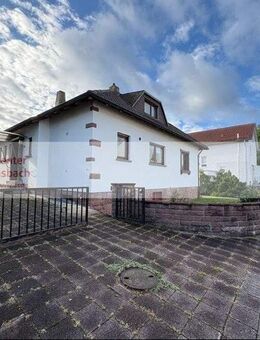 Charmanter Bungalow mit Gartenidylle und viel Potenzial - Wohnen auf einer Ebene - Stutensee